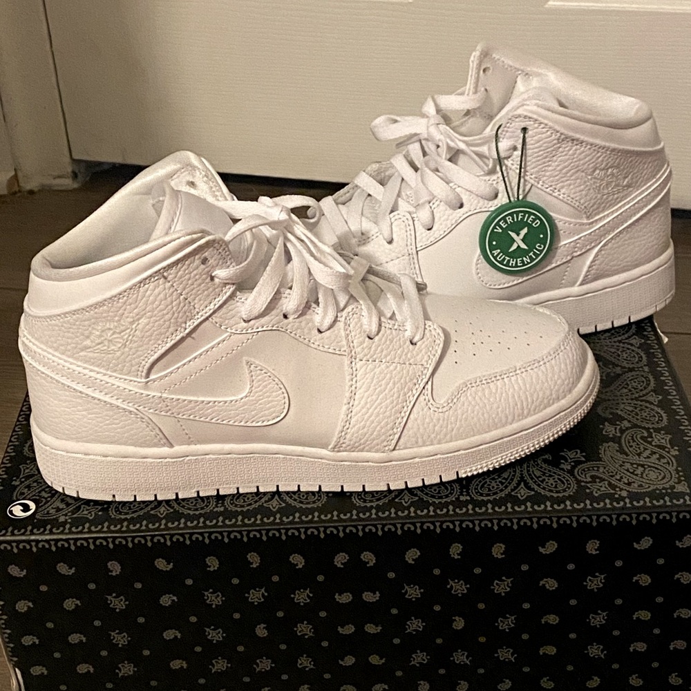 Nike air Jordan high top sneakers, size 7y
